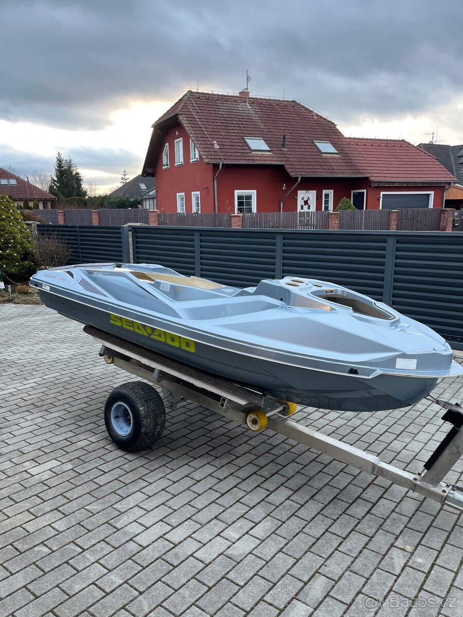 Plovák SeaDoo RXPx  325 2024