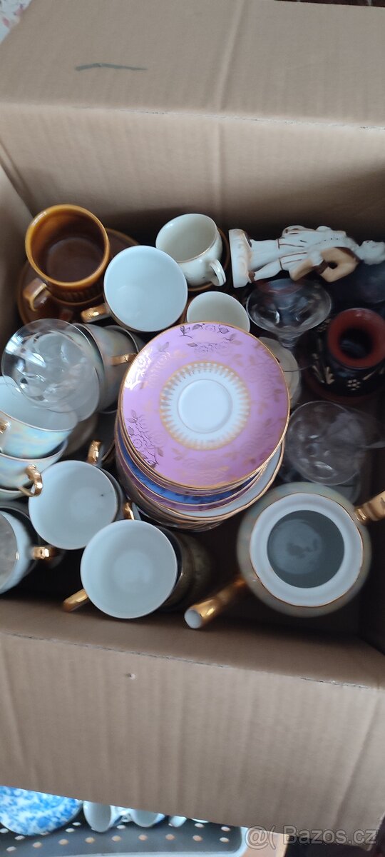 Sklo, keramika, porcelán