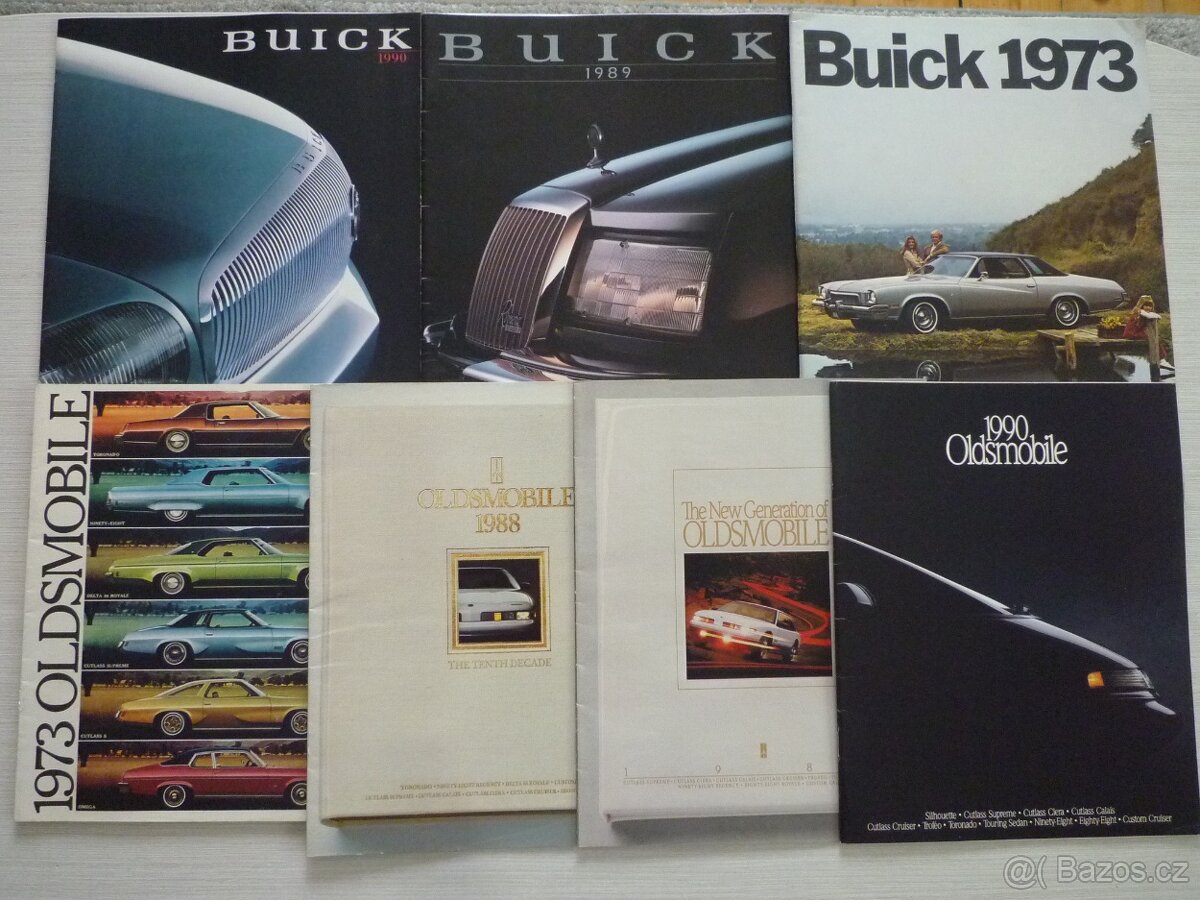 Prospekty amerických vozů Buick, Cadillac, Odlsmobile atd..