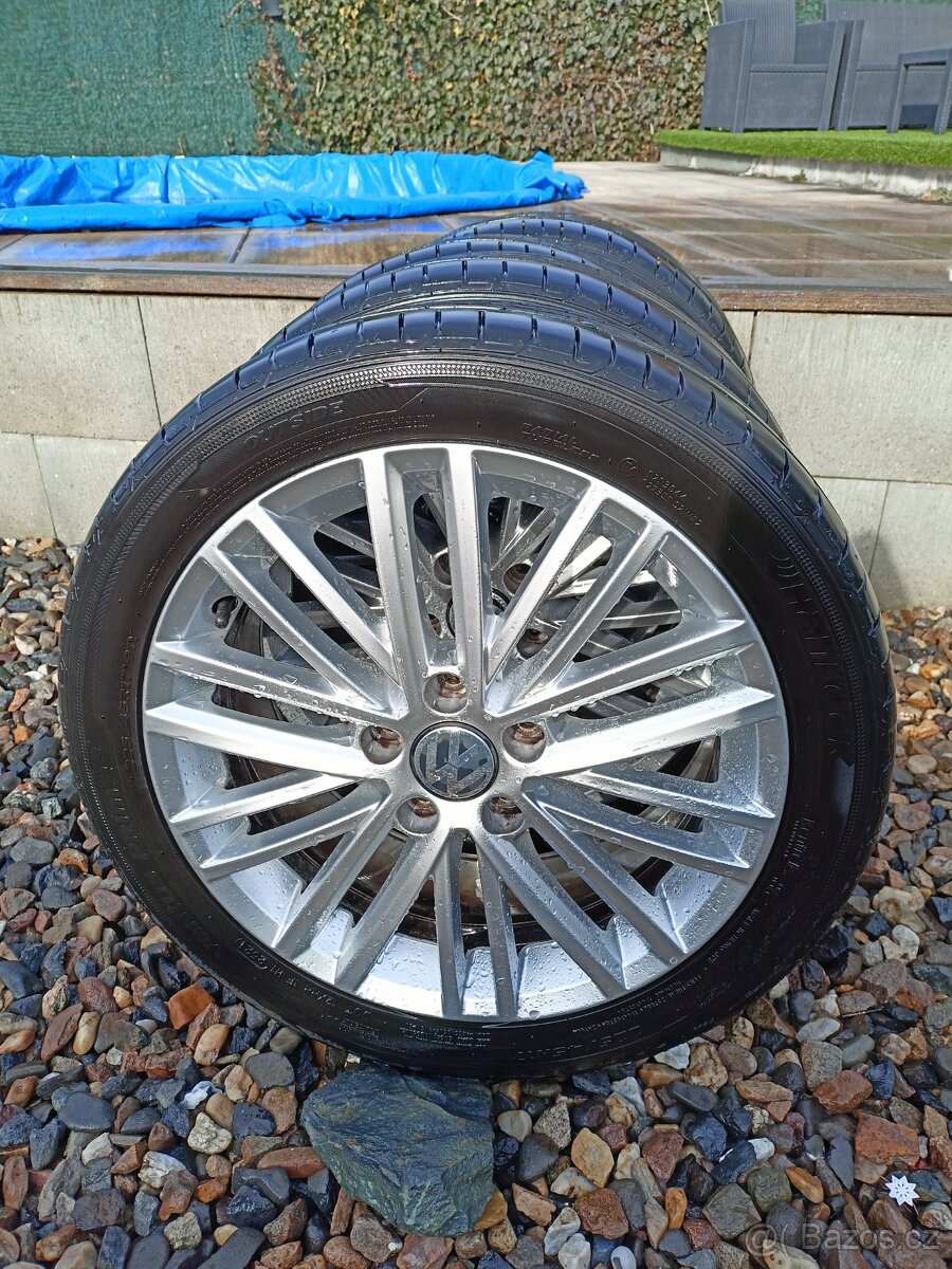 Originální VW alu kola 5x112 R17 + letní pneu 225/45 R17