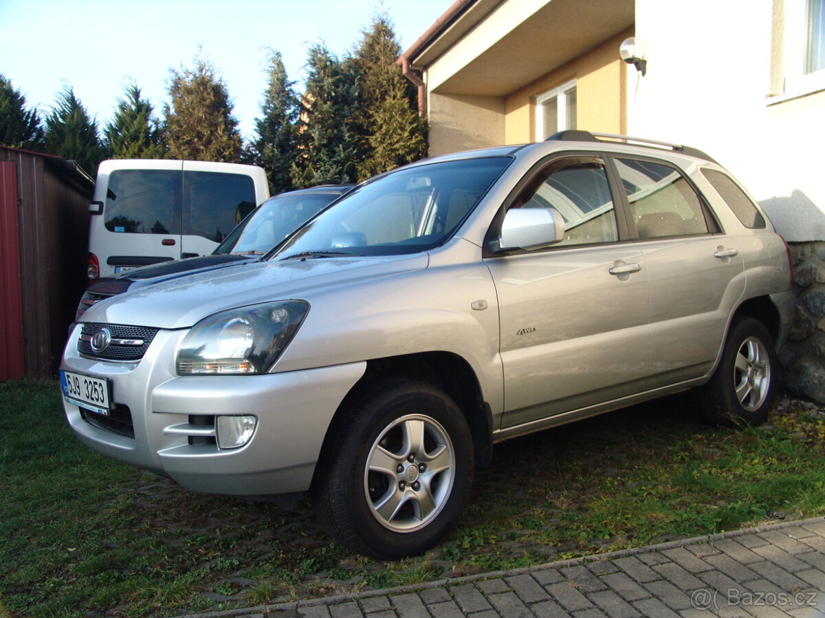 Kia Sportage 4WD 2.0 CRDi 103 KW,pěkná.