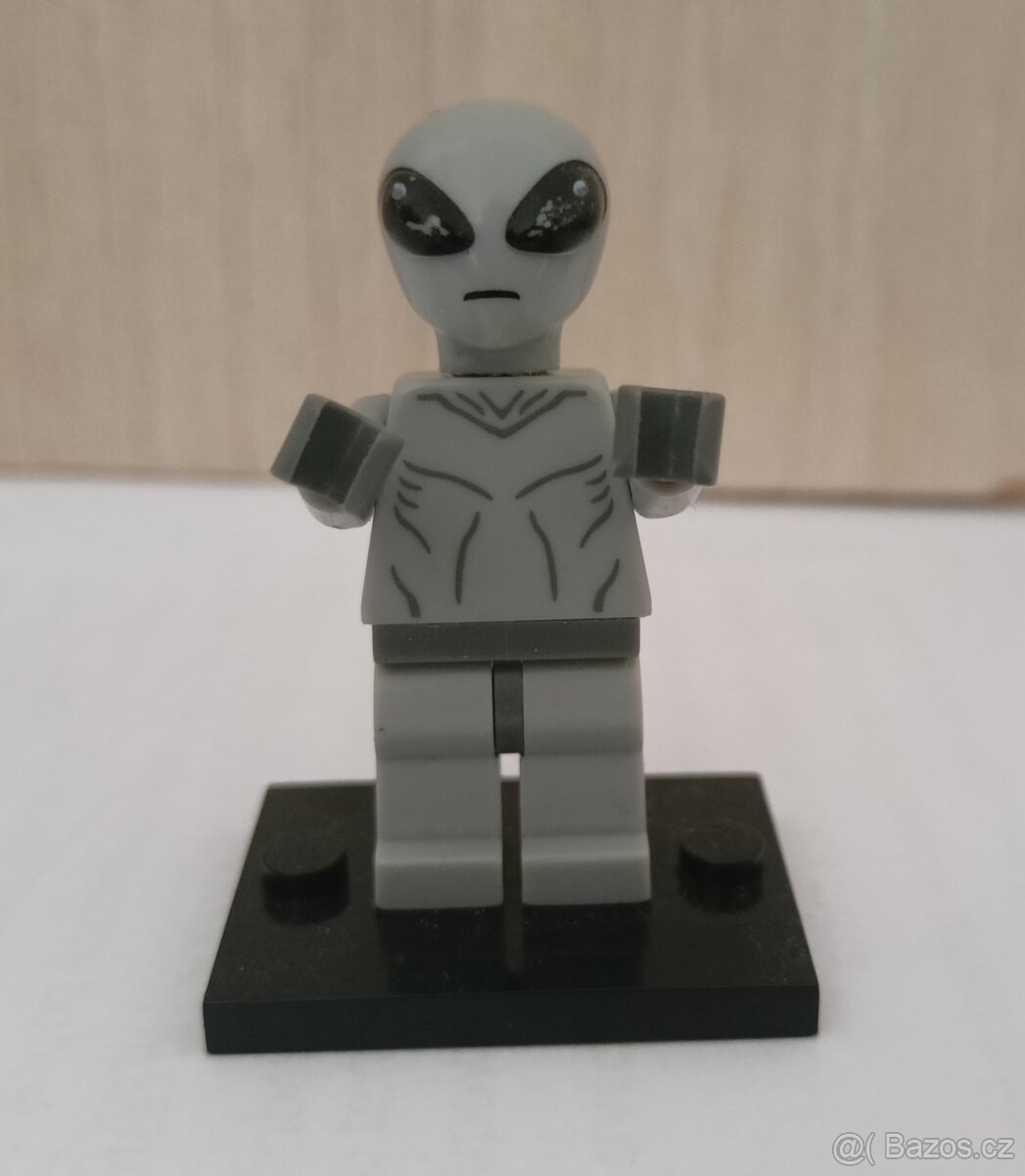 Lego figurka Classic Alien ze 6. Série minifigures