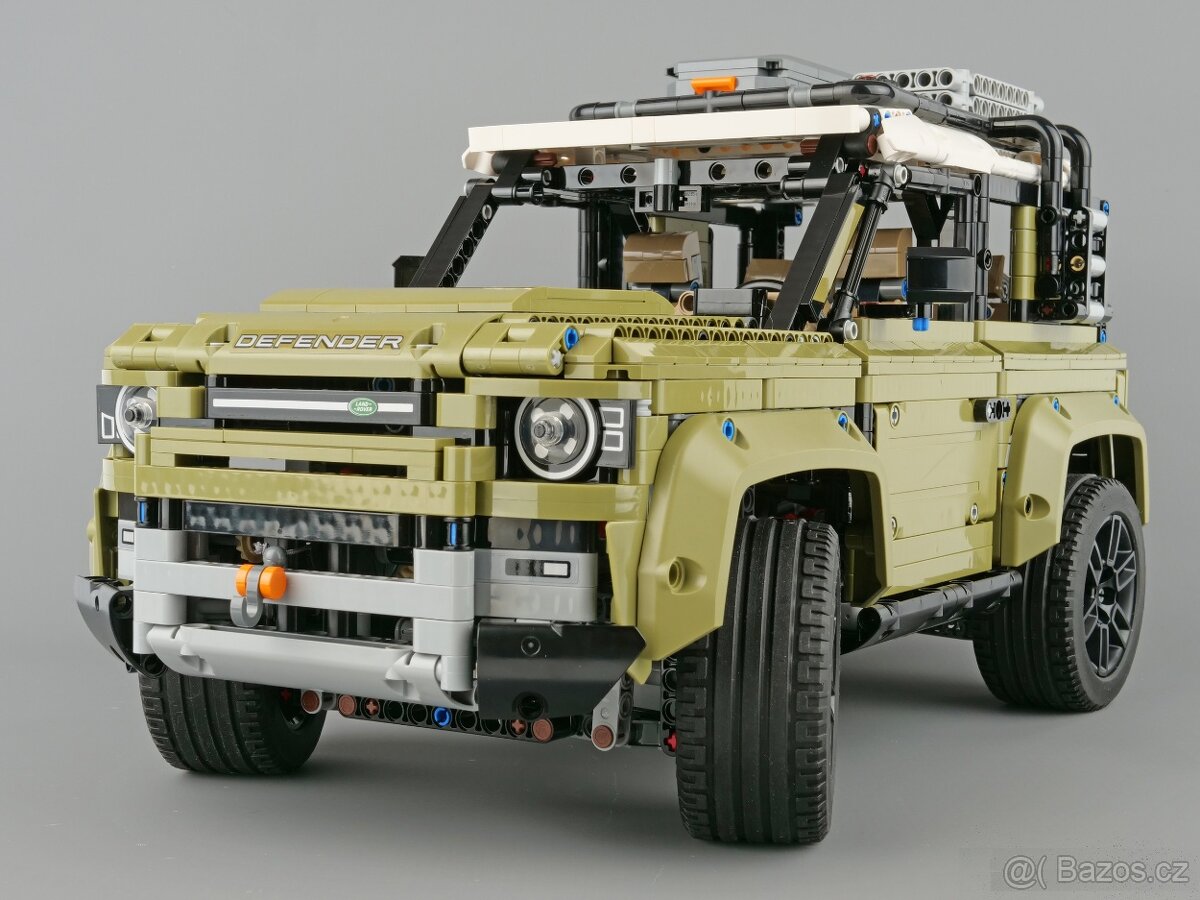 LEGO Land Rover Defender 42110