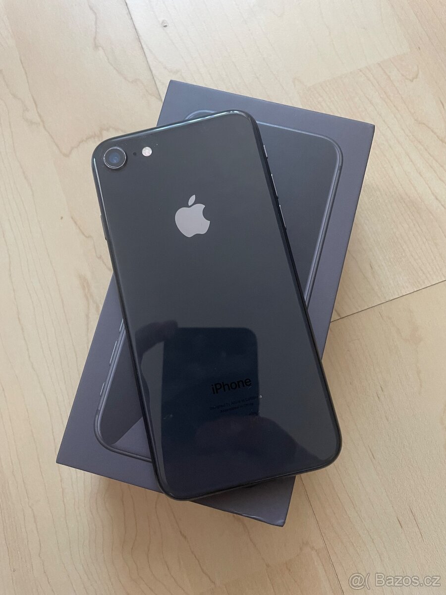 Prodám iphone 8 64GB.