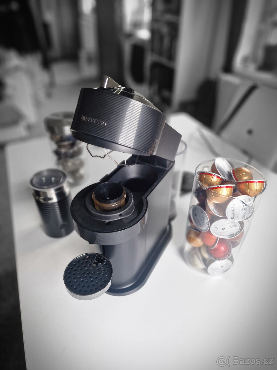 Nespresso Vertuo Next + Šlehač mléka Aeroccino 3 Black