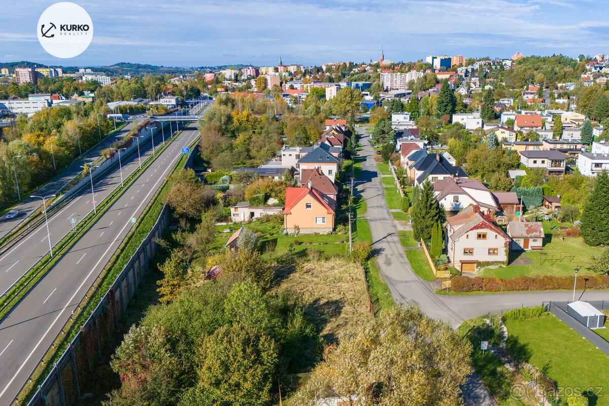 Pozemek pro komerční výstavbu - občanská vybavenost o výměře