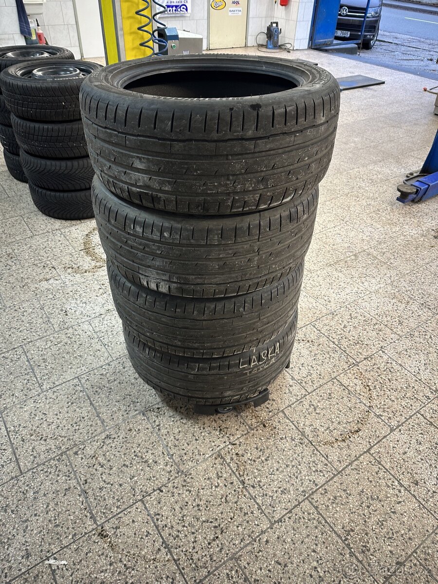 Sada letních pneu 255/45 R19 104W Hankook K127E