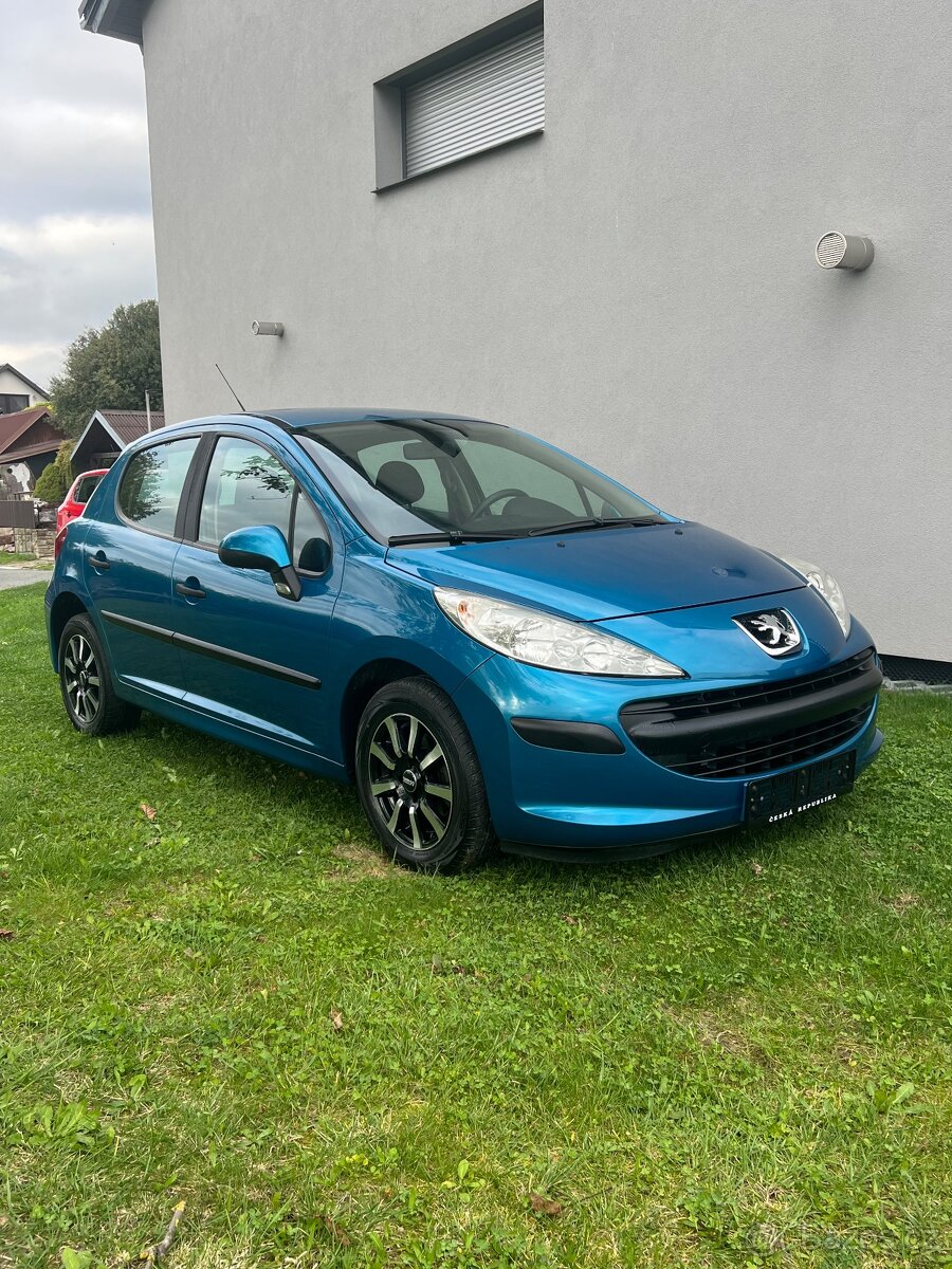 Peugeot 207 1,4 i 54 kw klimatizace,tempomat.servisní knížka