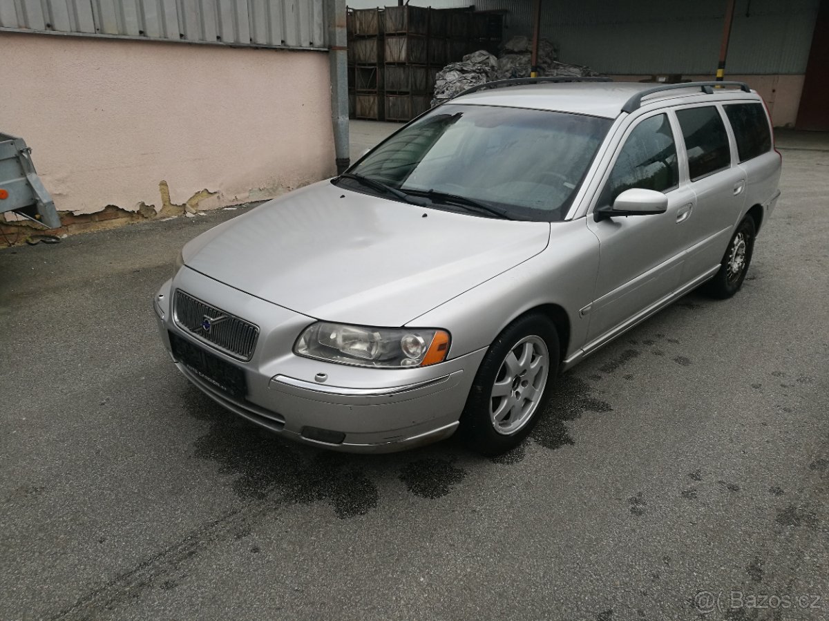 Prodám nd z volvo V70II 2006 2,4D5 136kw