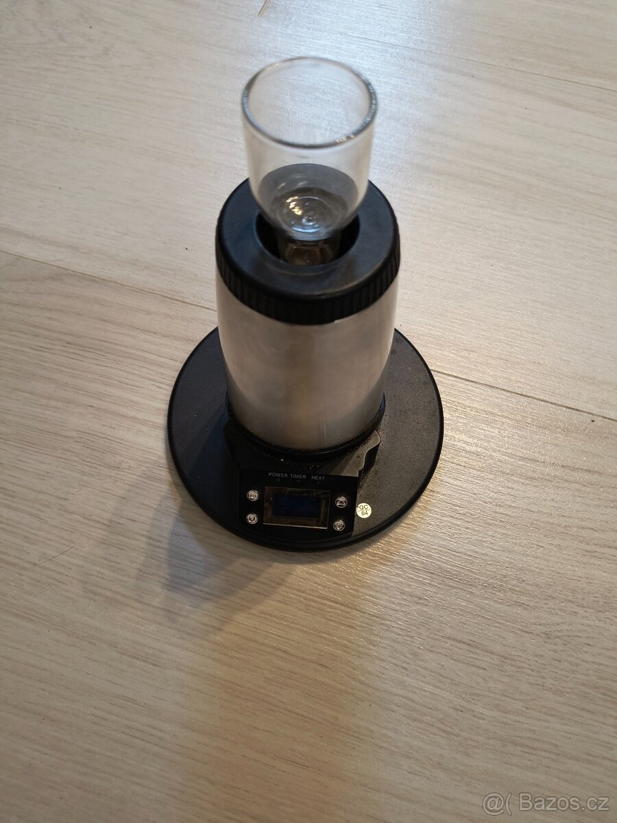 V Tower vaporizér