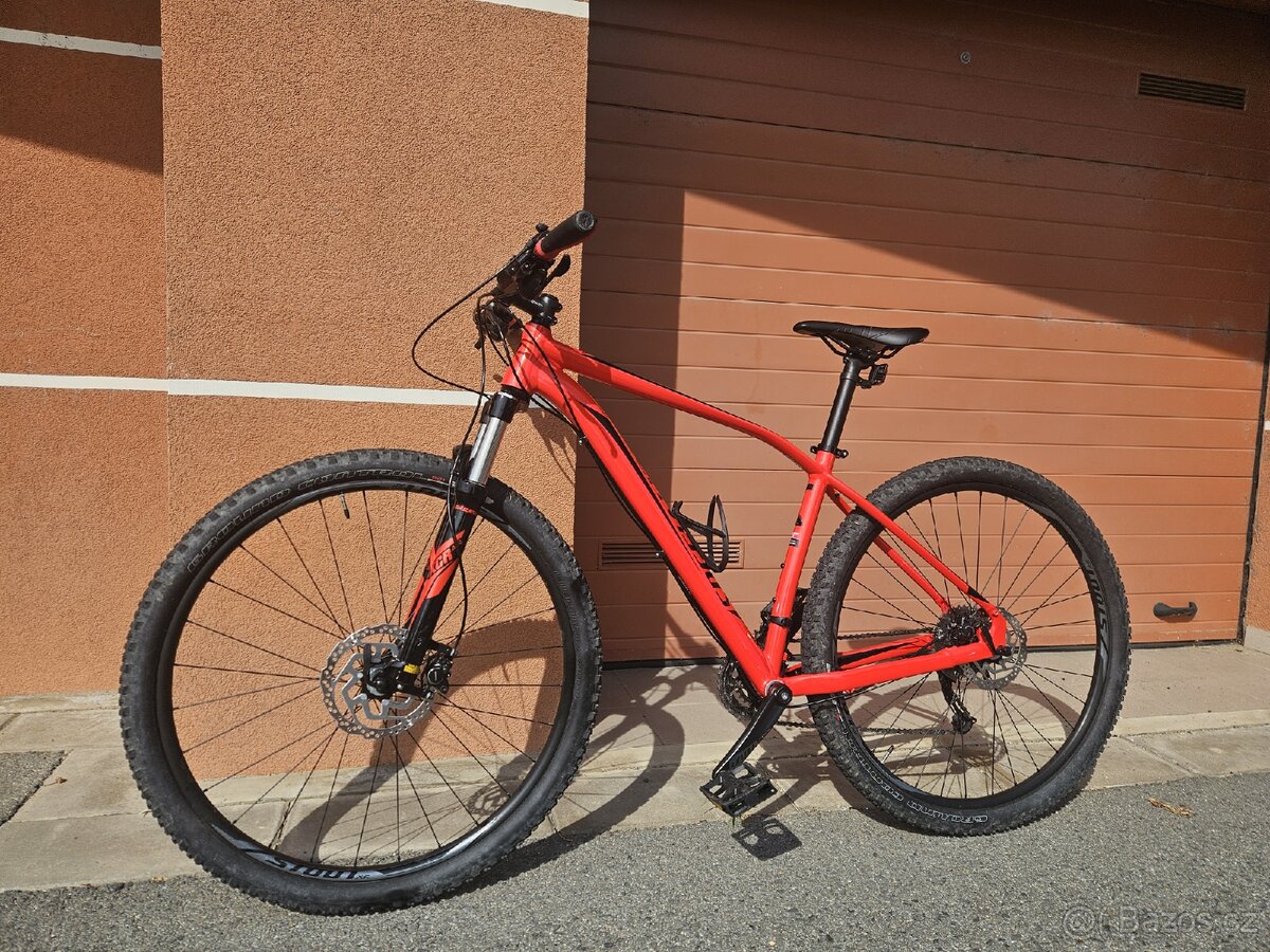 Kolo 29 Specialized Rockhopper 29 vel. L