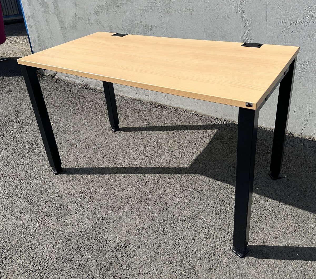 Výškově stavitelný stolek KÖNIG NEURATH 120x60cm