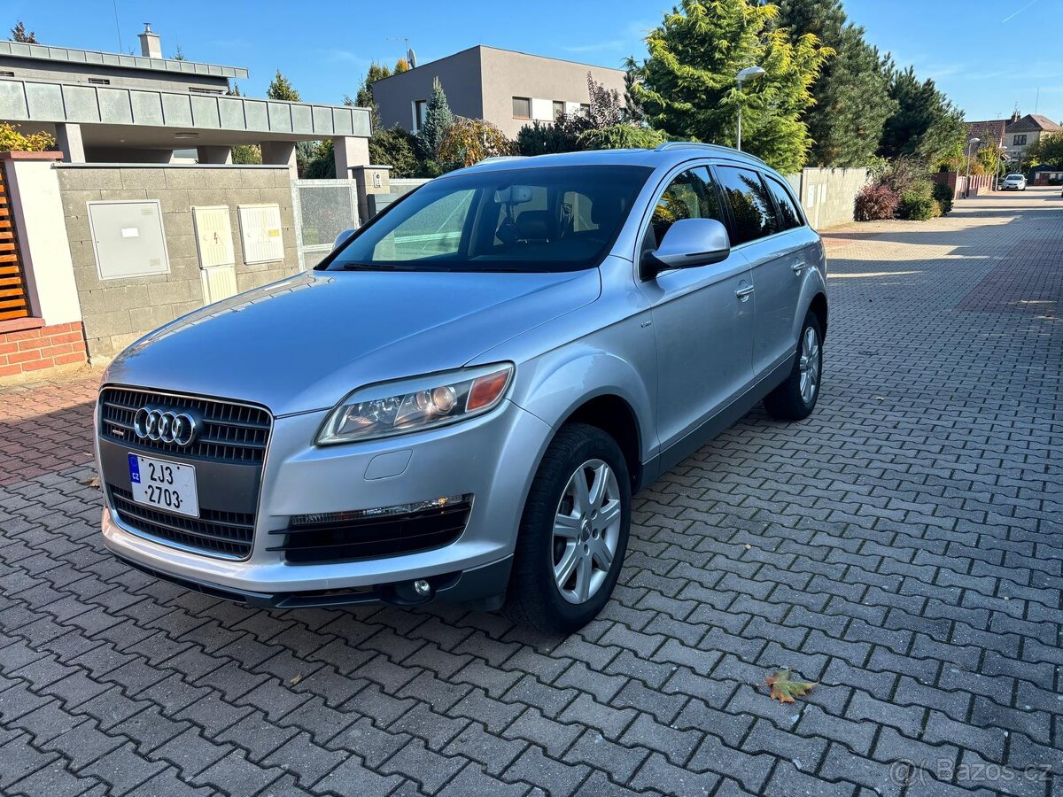 AUDI Q7 4.2 FSI 257KW QUATTRO R.V.2007 7míst