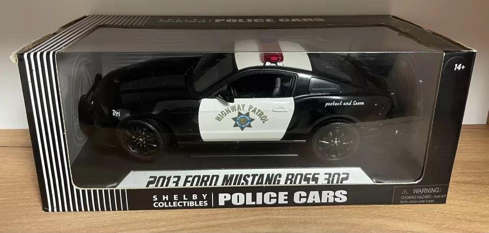 1:18 2013 FORD MUSTANG BOSS 302 SHELBY COLLECTIBLES