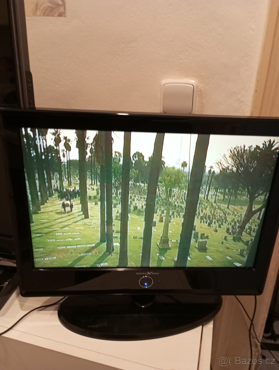 LCD Televize 47.5cm , zabudované DVD + dálkový ovladač