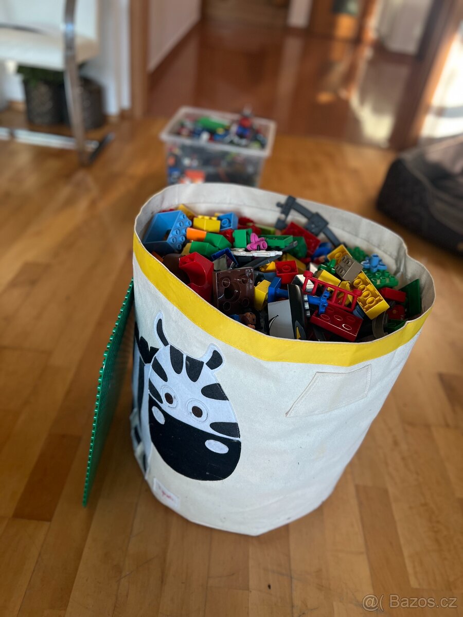 Lego DUPLO 850 a více kostek