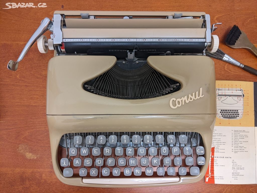 Cestovní retro psací stroj Consul z roku 1965