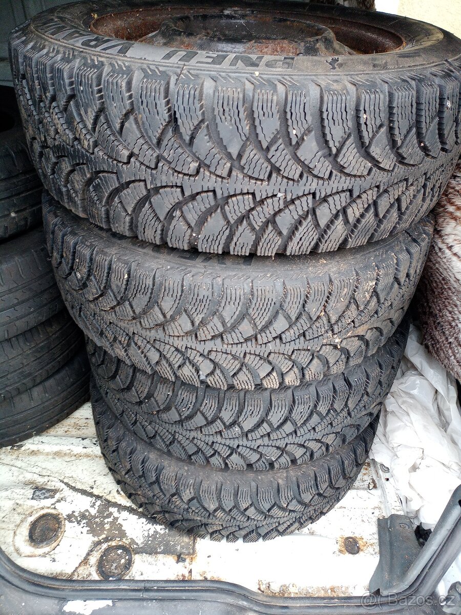 195/60 R15