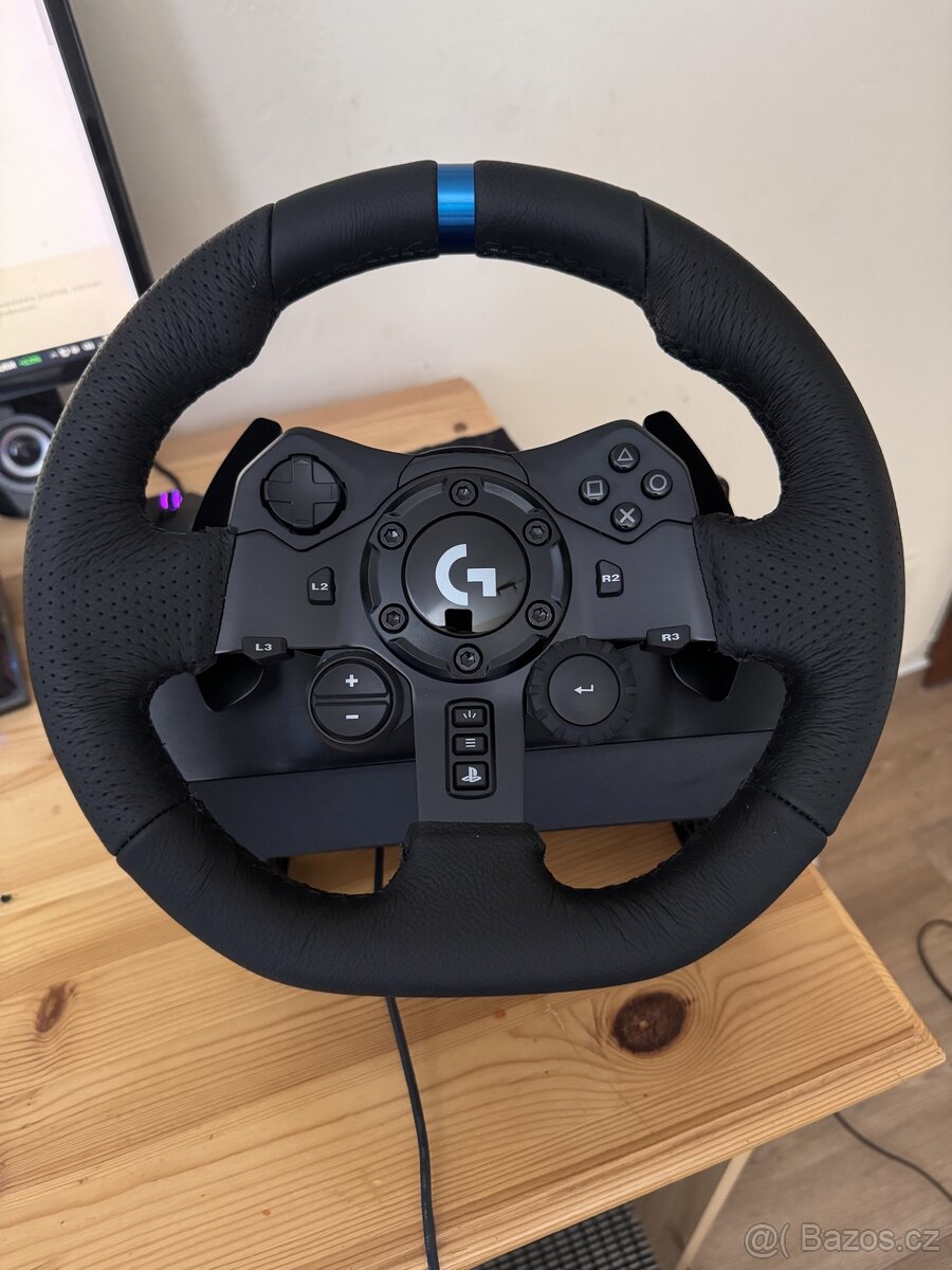 Logitech G923 racing wheel and pedals