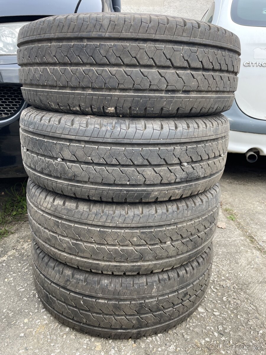 letní pneu 215/65R15C