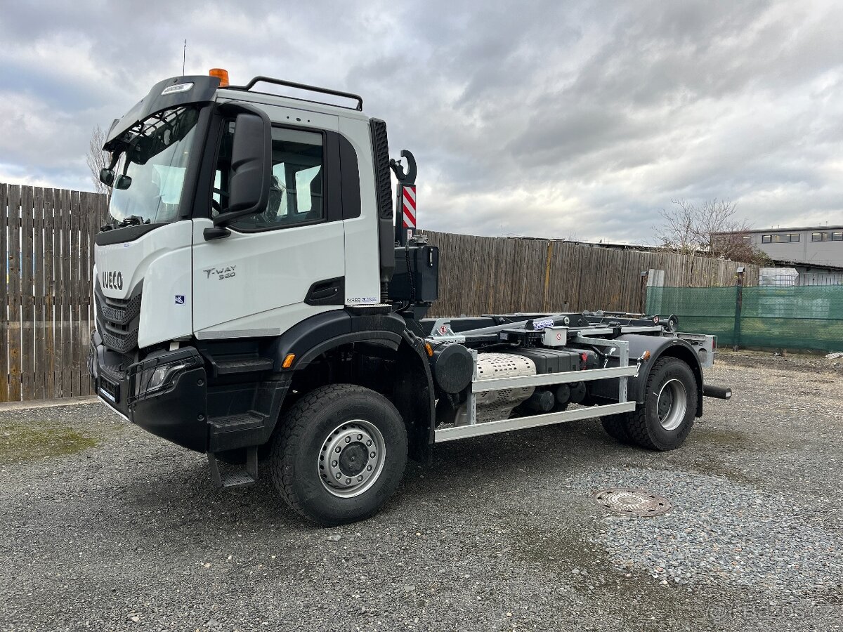 IVECO TRAKKER AD190T36W 4x4 + nosič kontejnerů NKH 12T-400