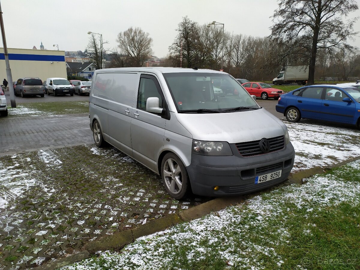 VW Transporter T5 long 1.9Tdi 77kw pěkná výbava,klima atd.