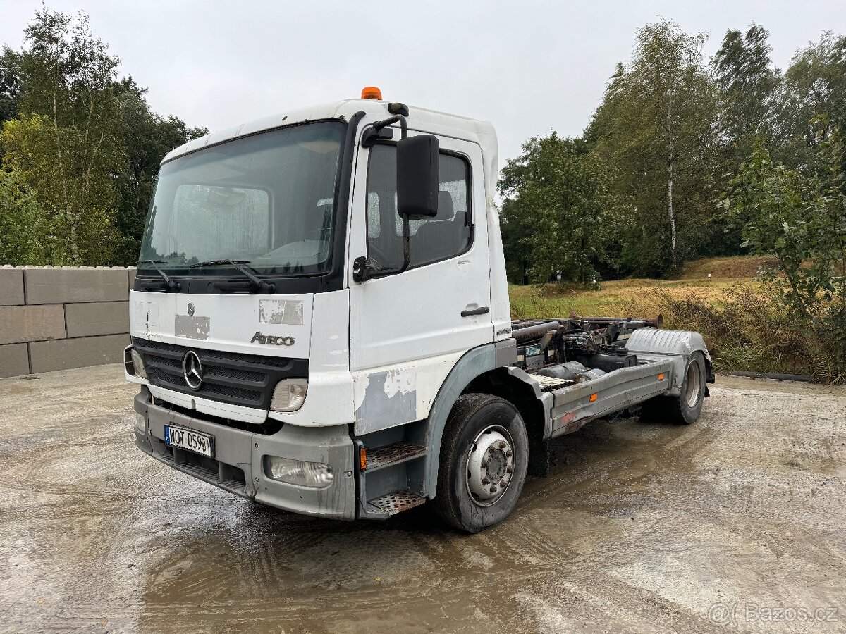 Mercedes Atego 1229 Hákový nosič