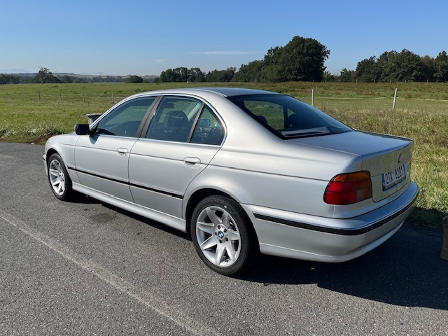 BMW E39 520i