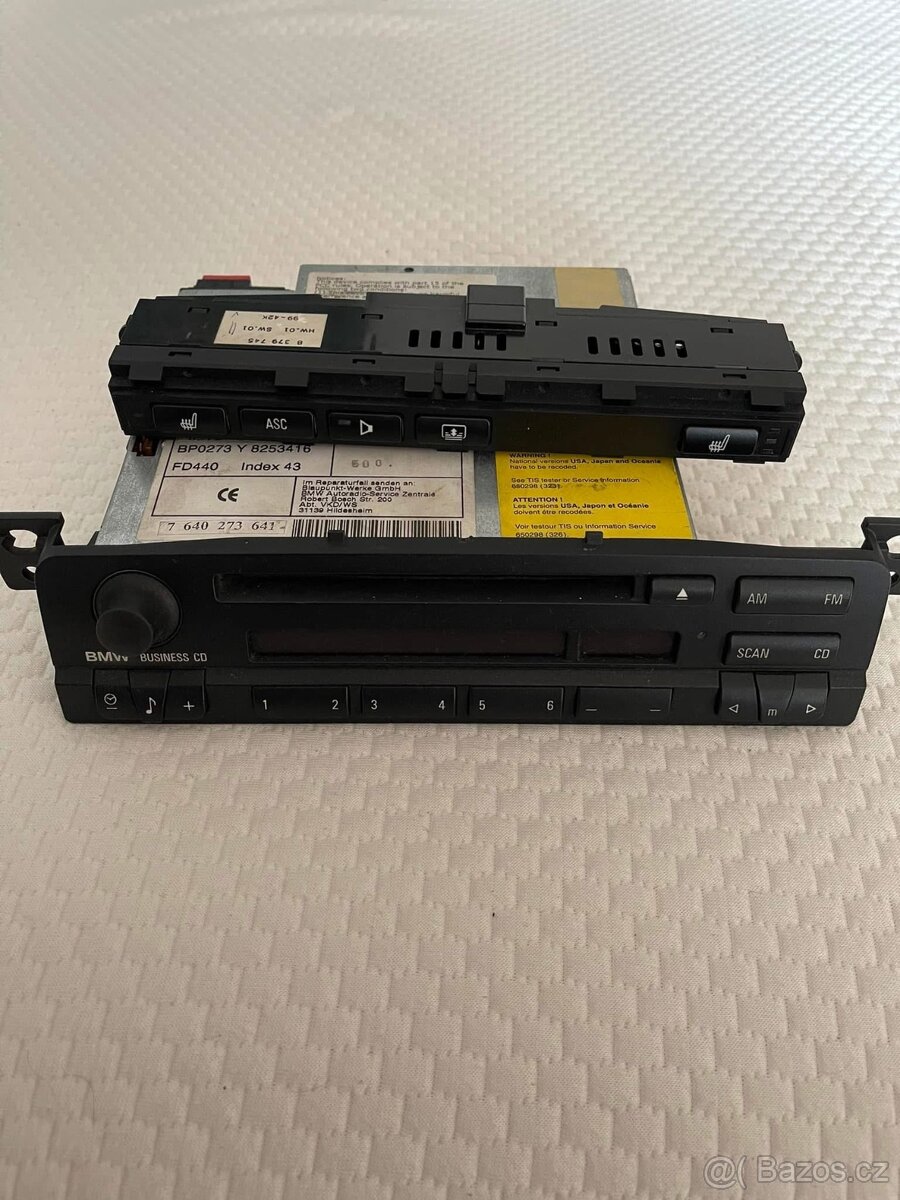 BMW e46 radio CD a lišta výbavy