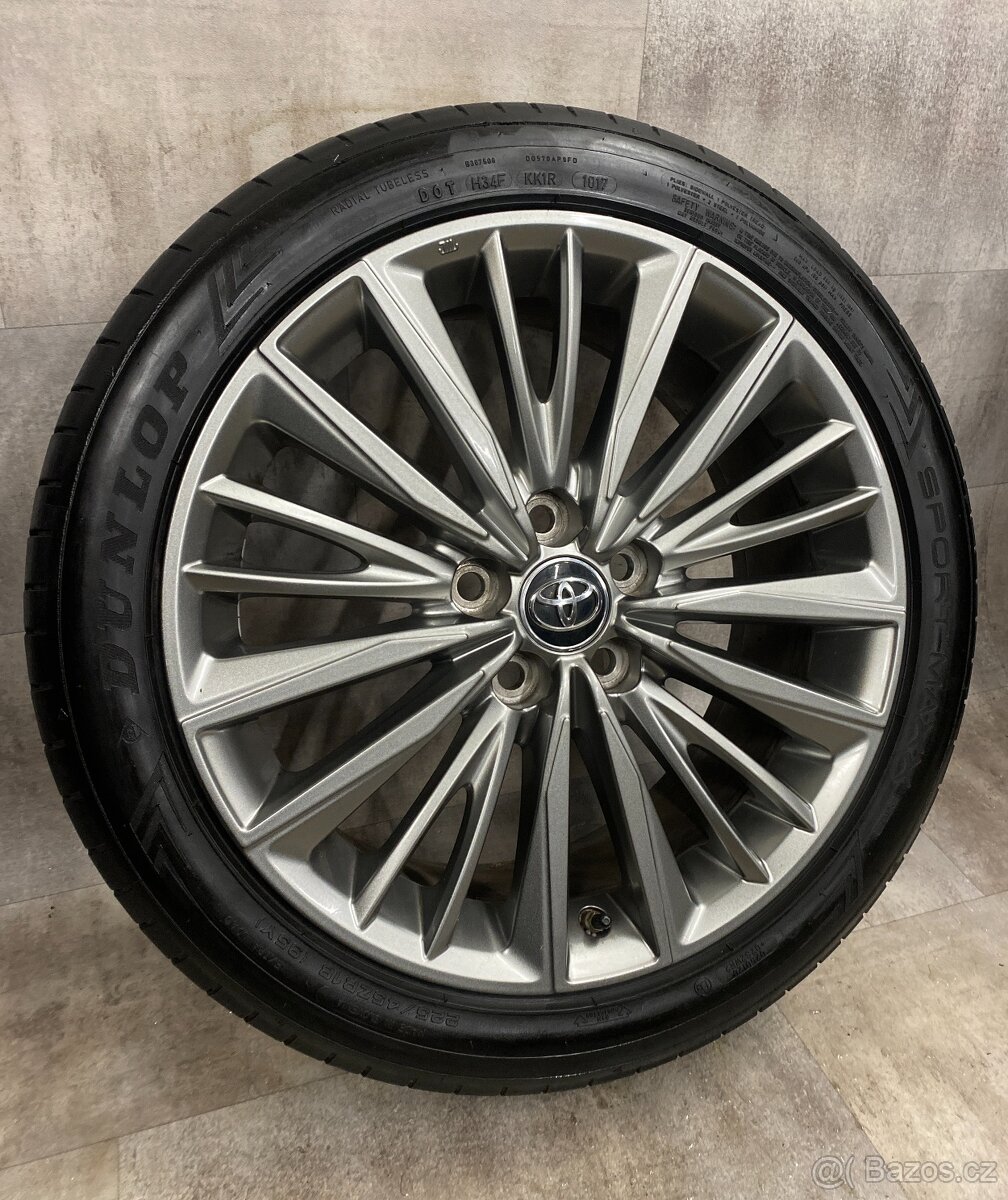 Originální Alu kola 5x114,3 Toyota Avensis 225/45/18