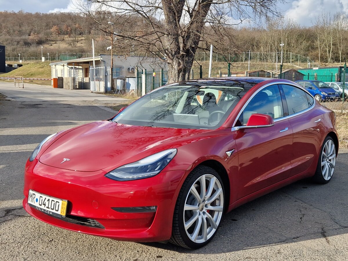 Tesla Model 3, Performance i NA SPLÁTKY VŠEM BEZ REGISTRU