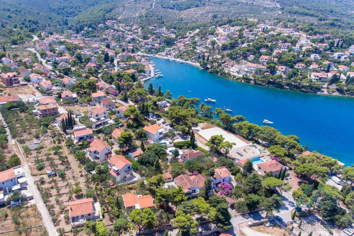 Apartmánový dům s výhledem na moře, 120m od moře, Brač, Chor