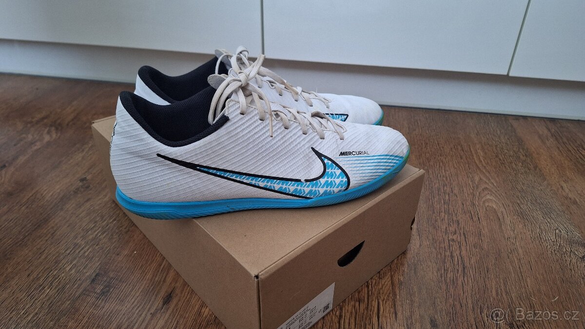 Sálovky Nike Mercurial Vapor 15 Club IC, vel. 45