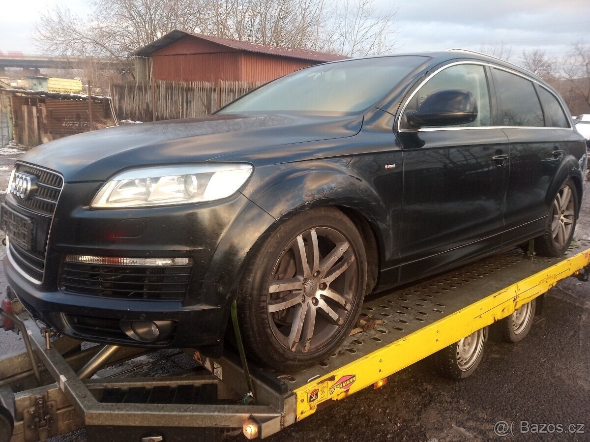 Audi Q7 BUG veškeré díly z vozidla