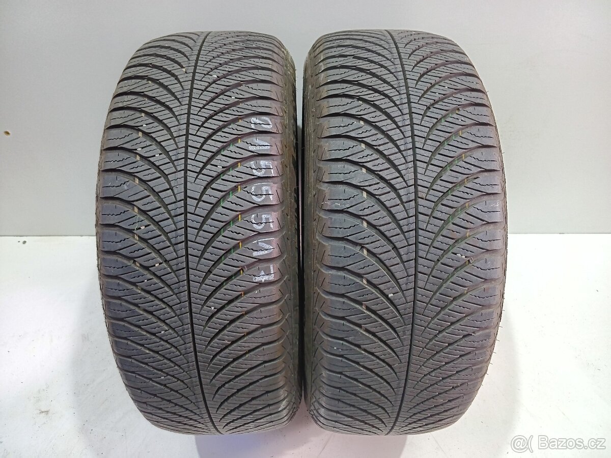 2ks zimní pneu 215/55/17 GoodYear