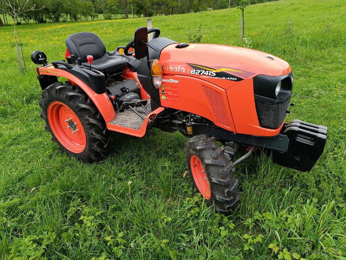 Kubota B2741S