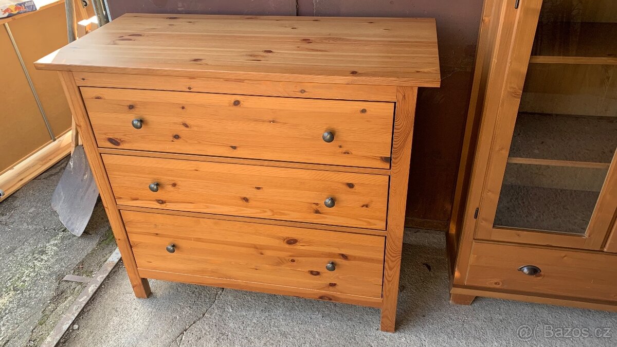 Ikea Hemnes komoda 3š dřevo masiv Leksvik antik