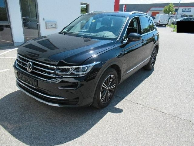 Volkswagen Tiguan e-hybrid 180kw TSI, Matrix,tažné, kamera