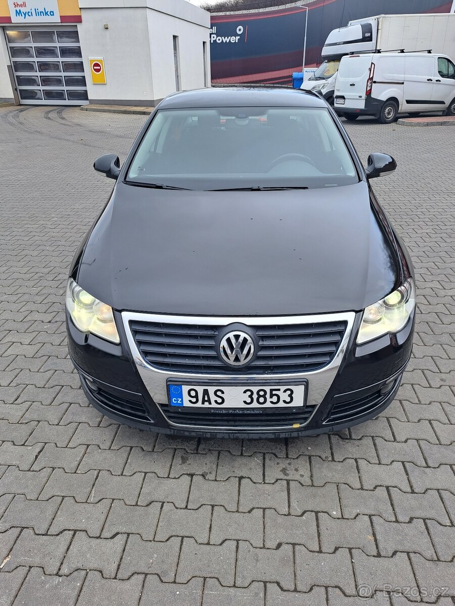 VW Passat 3.2 V6 sedan