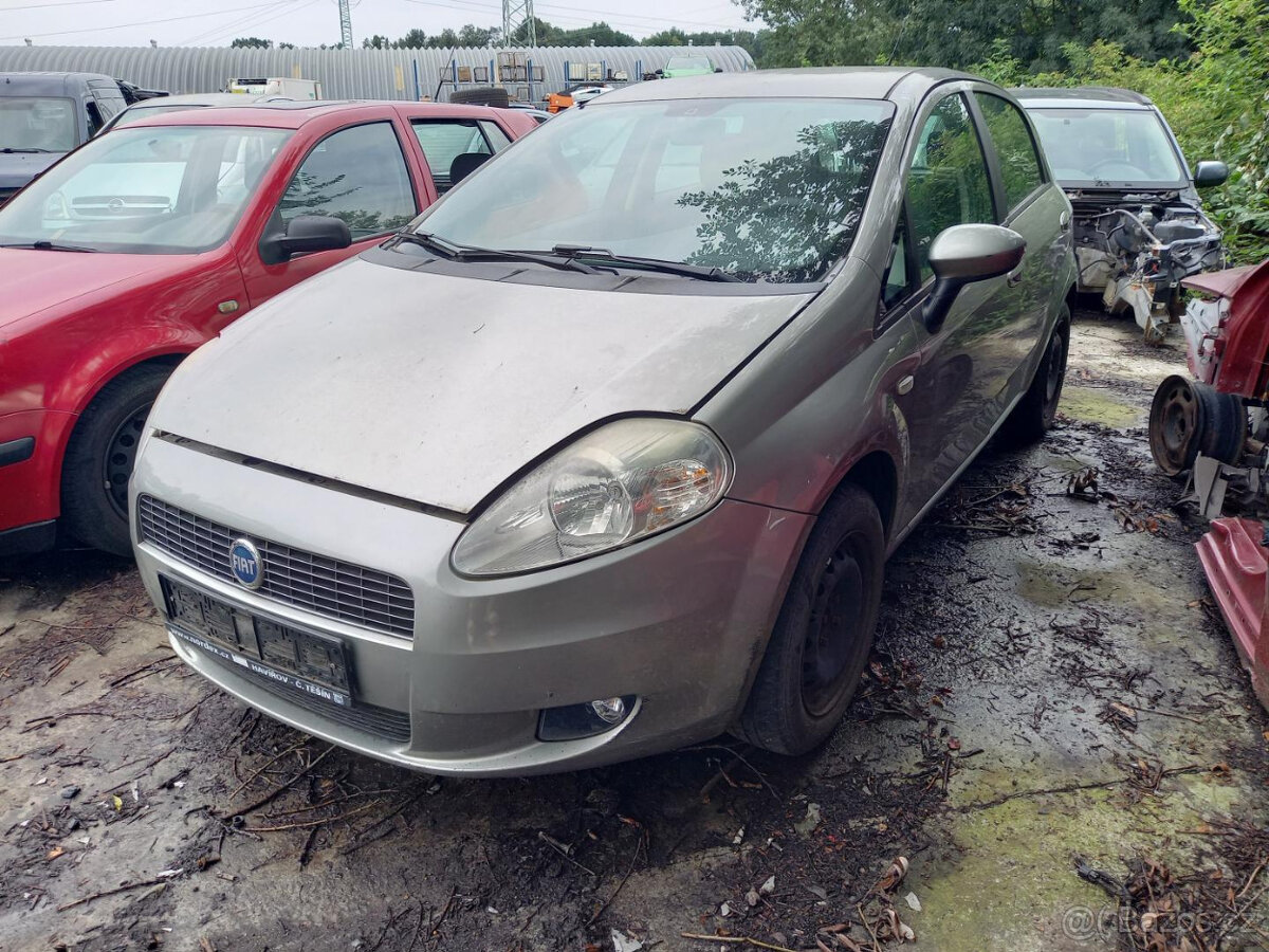 Fiat Grande Punto 1.2 ( 199A4000 ) 48kW r.2008 šedá na náhra