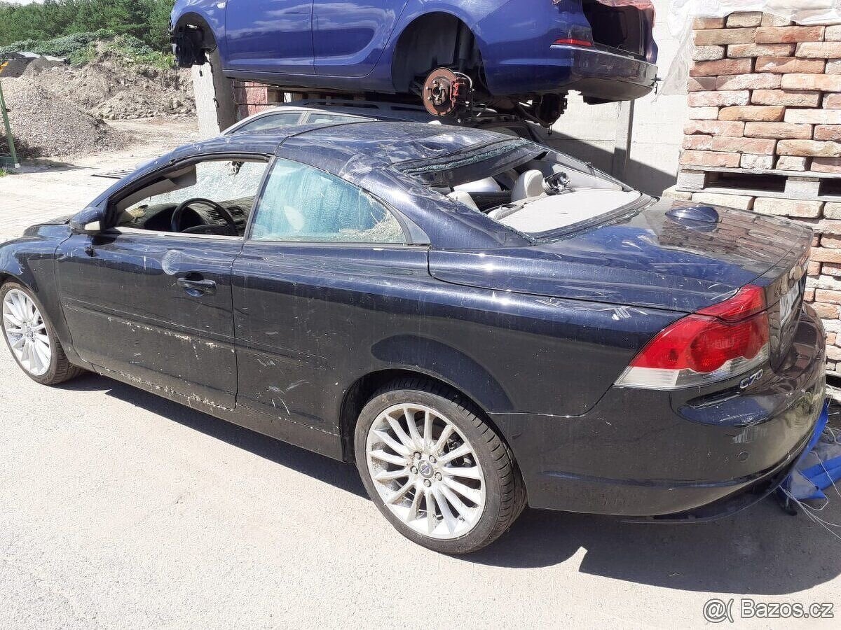 Volvo C70 2.5i turbo, 06,130tkm,kůže, navi, klima