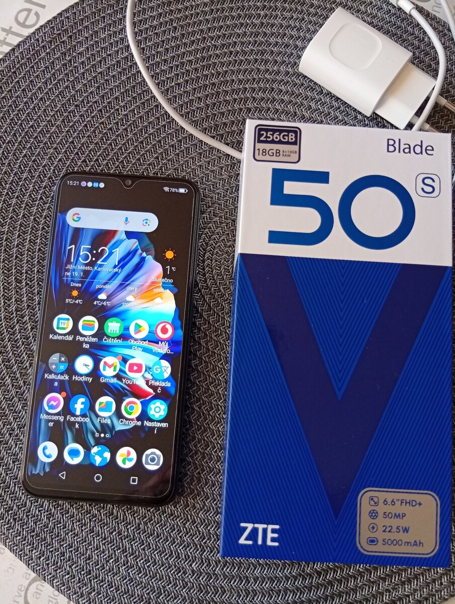 ZTE Blade V50s, 8GB/256GB černý - skleněná záda