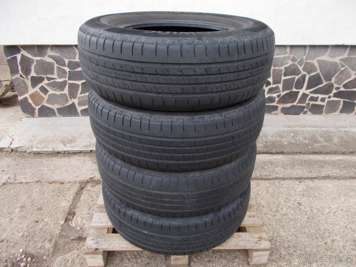 Prodej letní pneu KUMHO 225/70 R16 103H