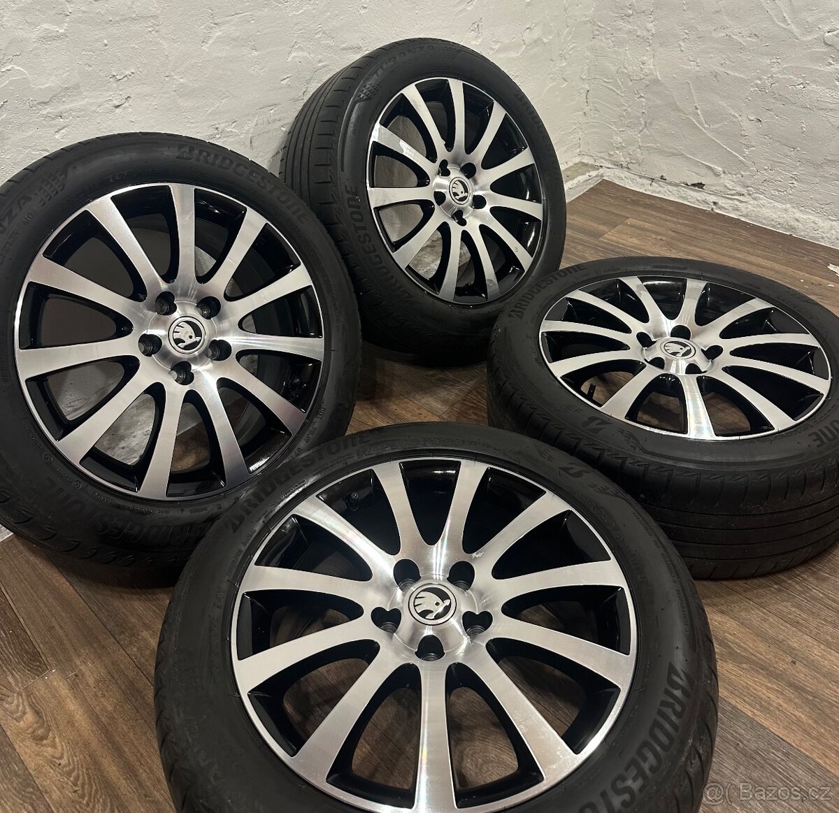 ALU Kola ŠKODA 5x112 R17 ANNAPURNA Letní Pneu 225/50/17