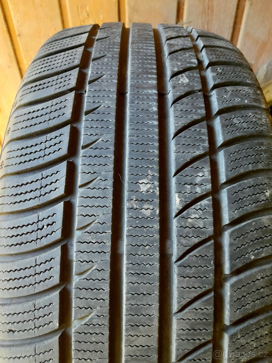 TOMKET SNOWROAD PRO 3 235/45/R18