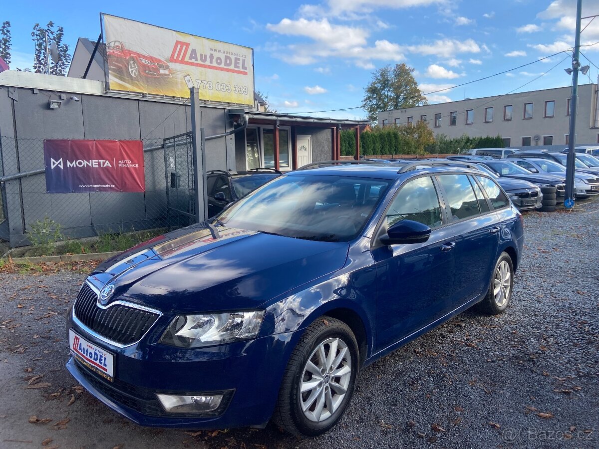 Škoda Octavia 1.6 TDi DSG Navigace, Tempomat