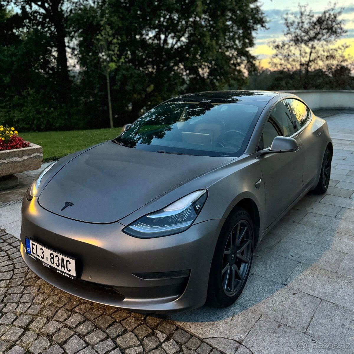 Tesla 3 4x4 Long Range 10/2019  TOP