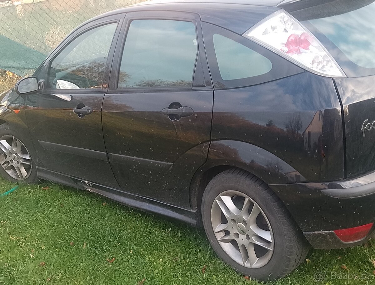 Plná Ford Focus 1.8 benzín pojízdný STK platná