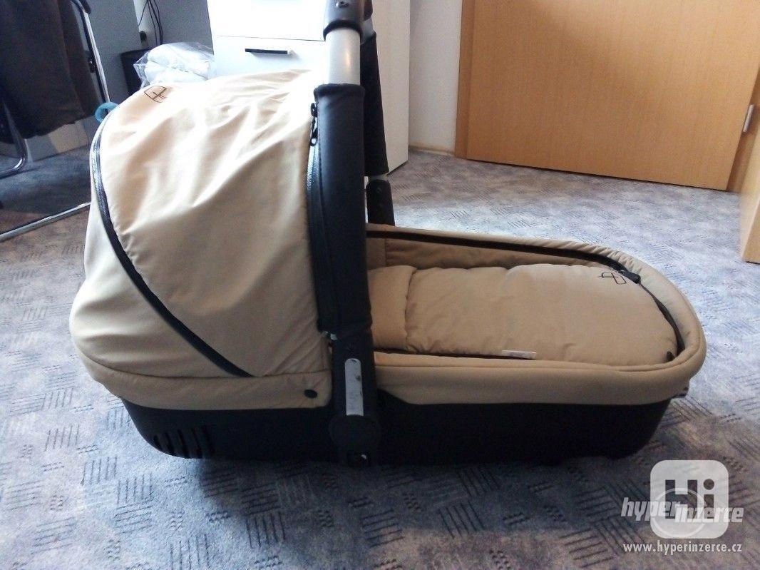 Jané hluboké lůžko Auto Carrycot Pro - autosedačka