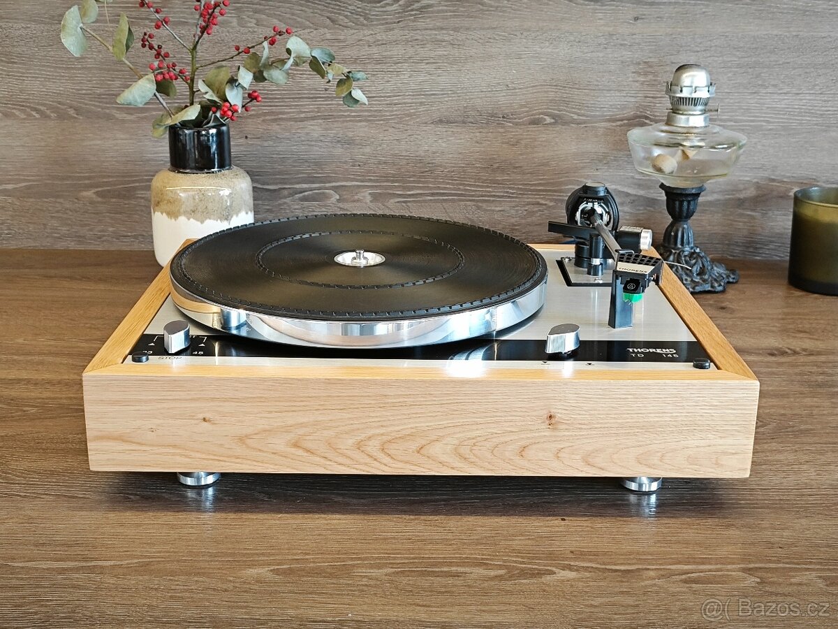 Gramofon Thorens TD-145